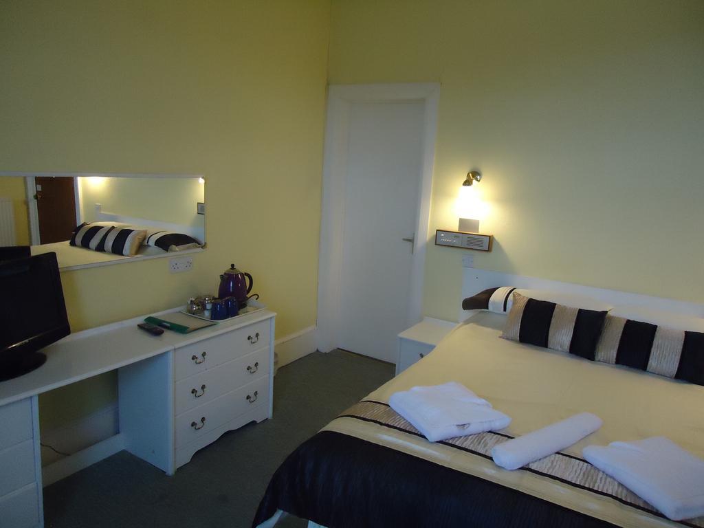 Abbey Court Hotel Torquay Room photo