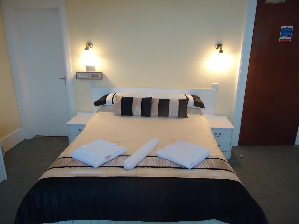 Abbey Court Hotel Torquay Room photo